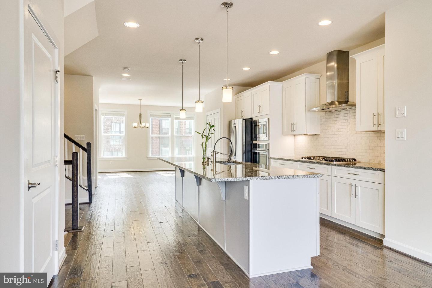 3119 Sundrops COURT
