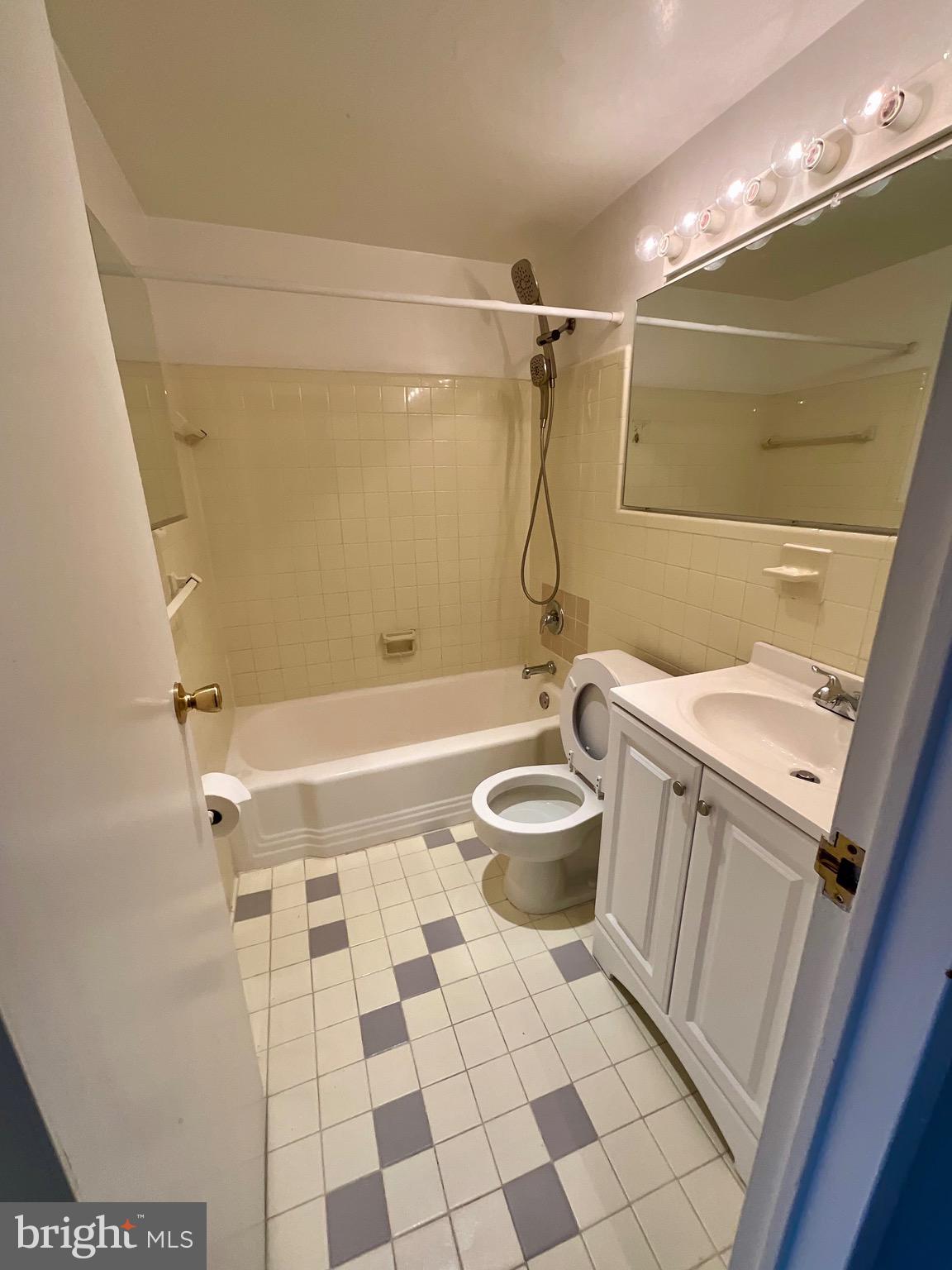 6621 Wakefield DRIVE Unit: 317
