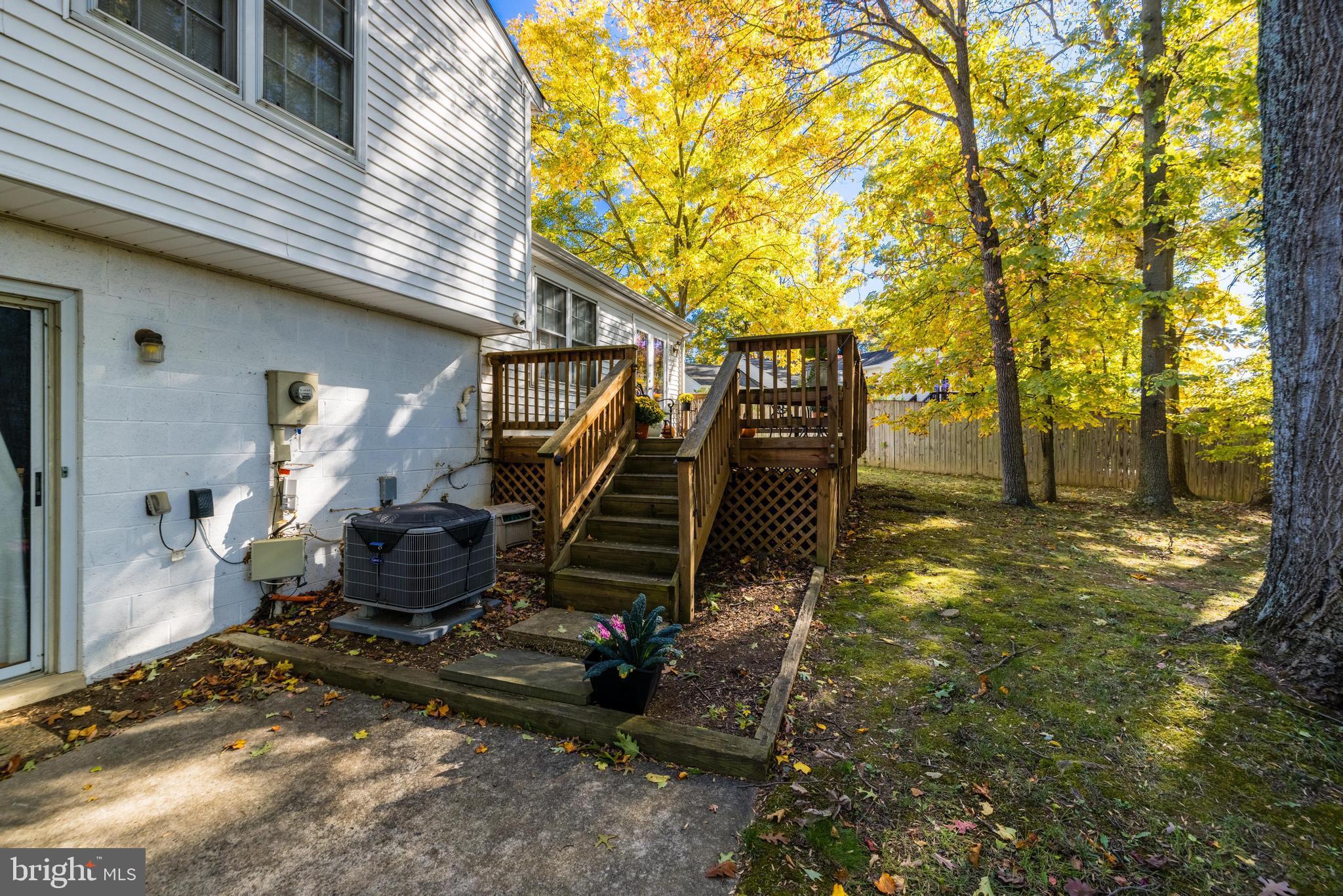 14589 Woodland Ridge DRIVE