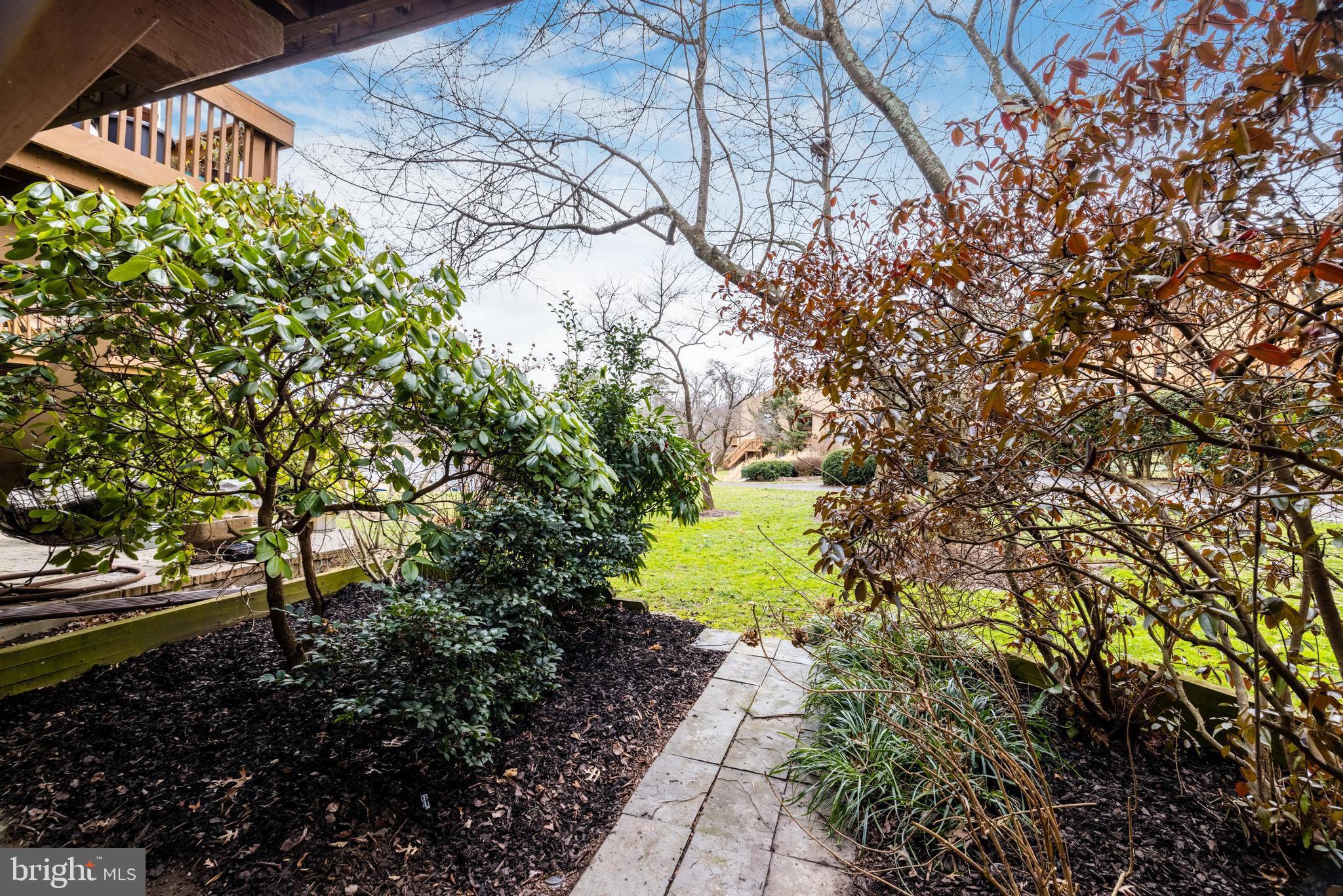 2033 Lakewinds DRIVE