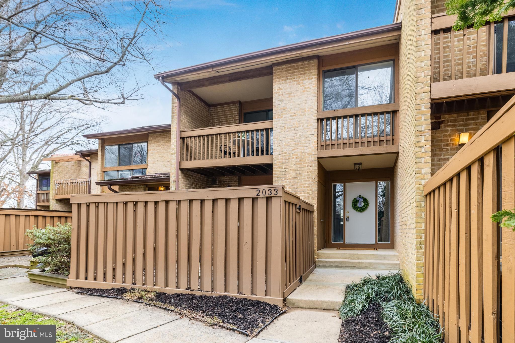 2033 Lakewinds DRIVE
