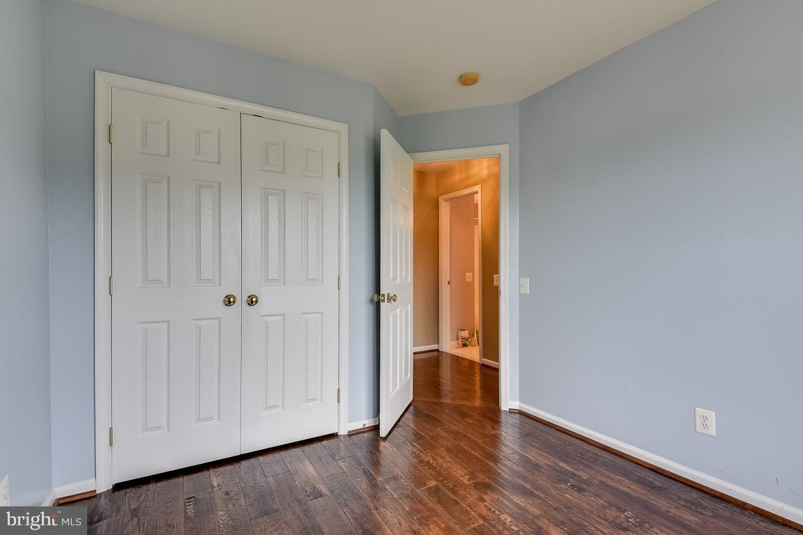 6340 Walking LANE
