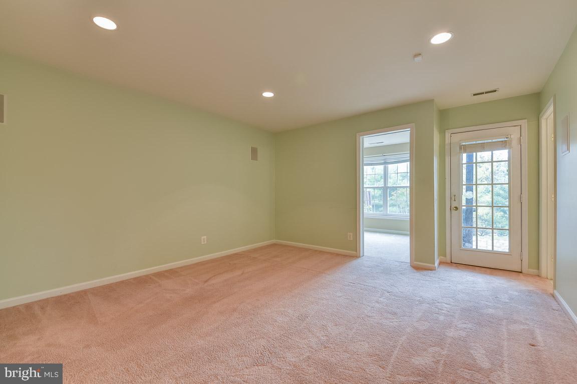 6340 Walking LANE