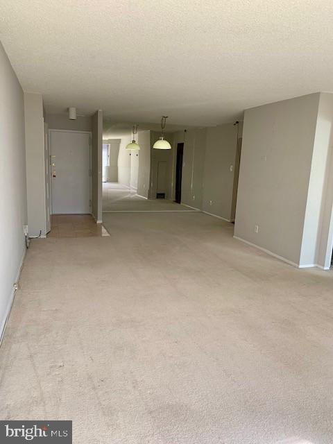 1800 Old Meadow ROAD Unit: 916