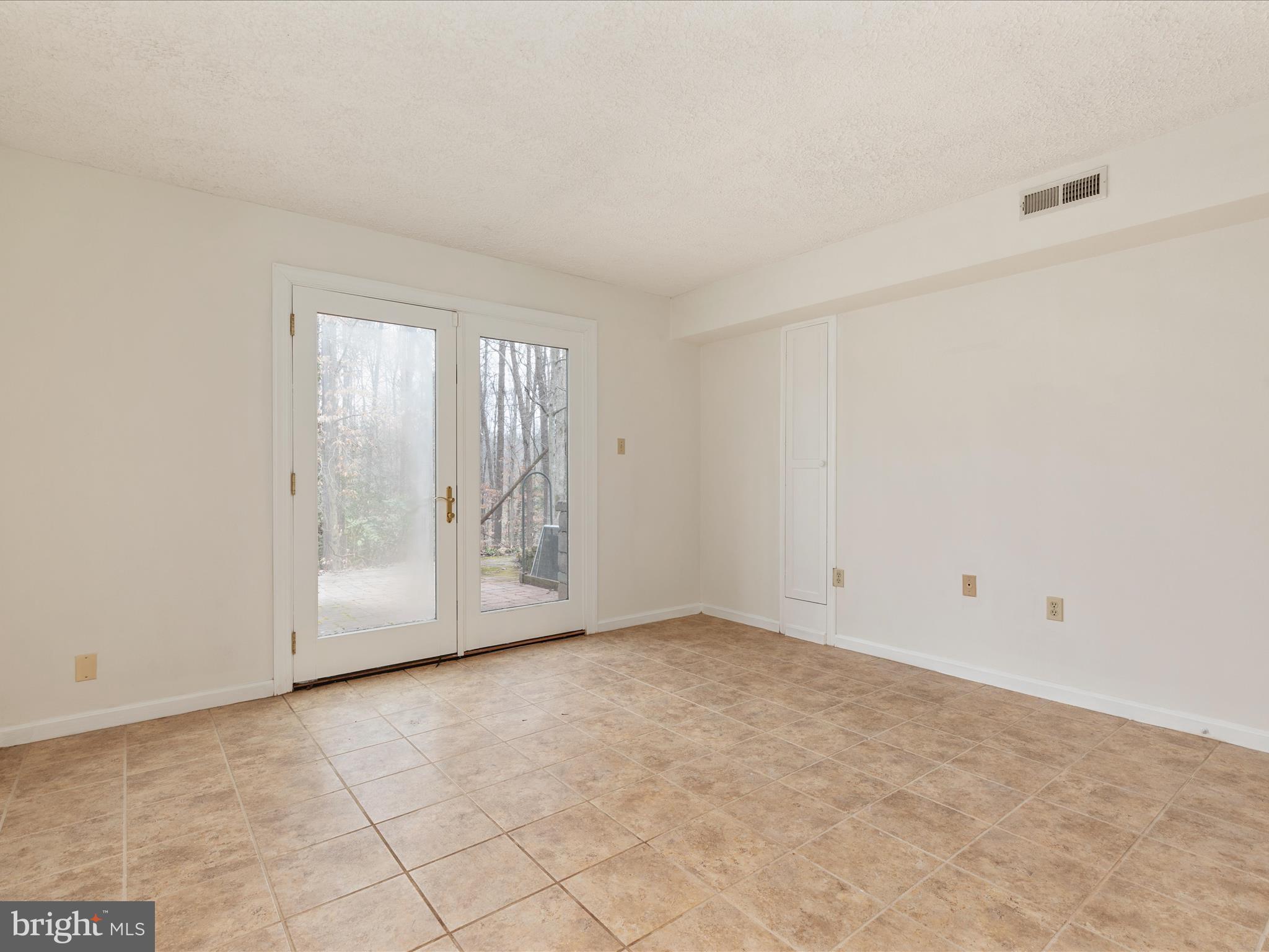8215 Cub den Court