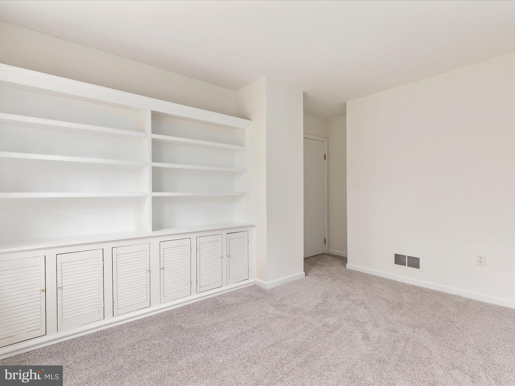 8215 Cub den Court