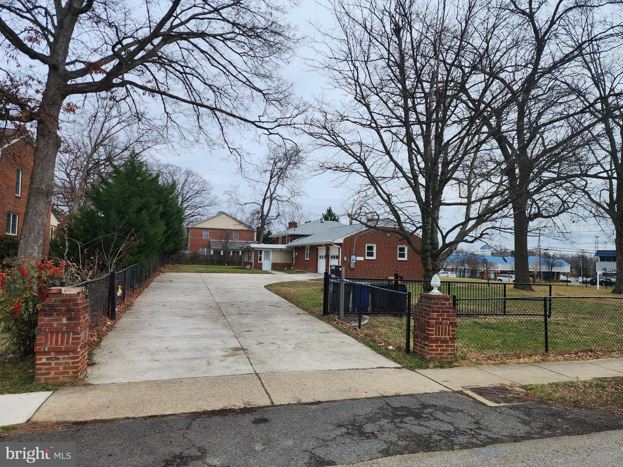 6017 Westchester Street