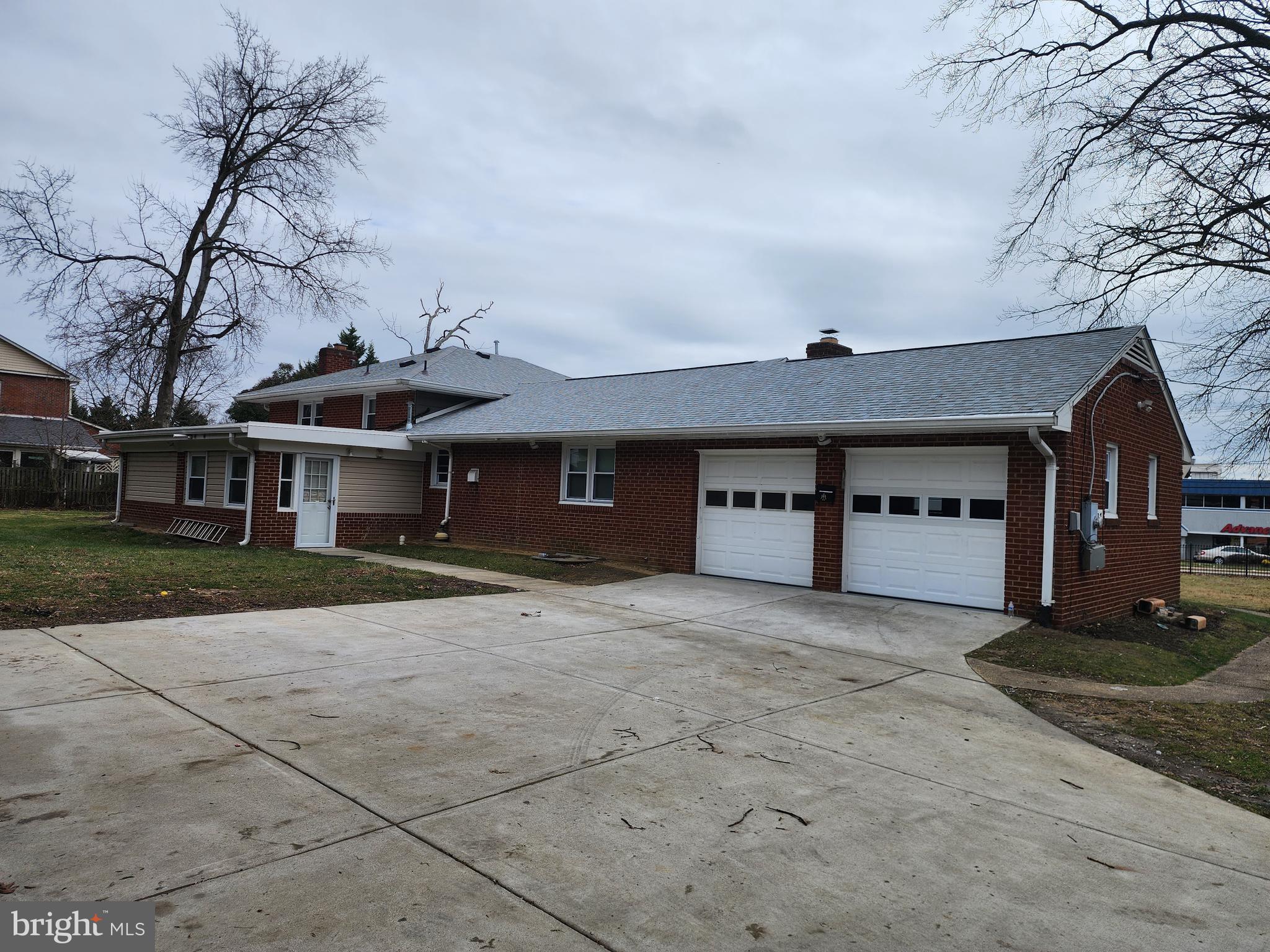 6017 Westchester Street