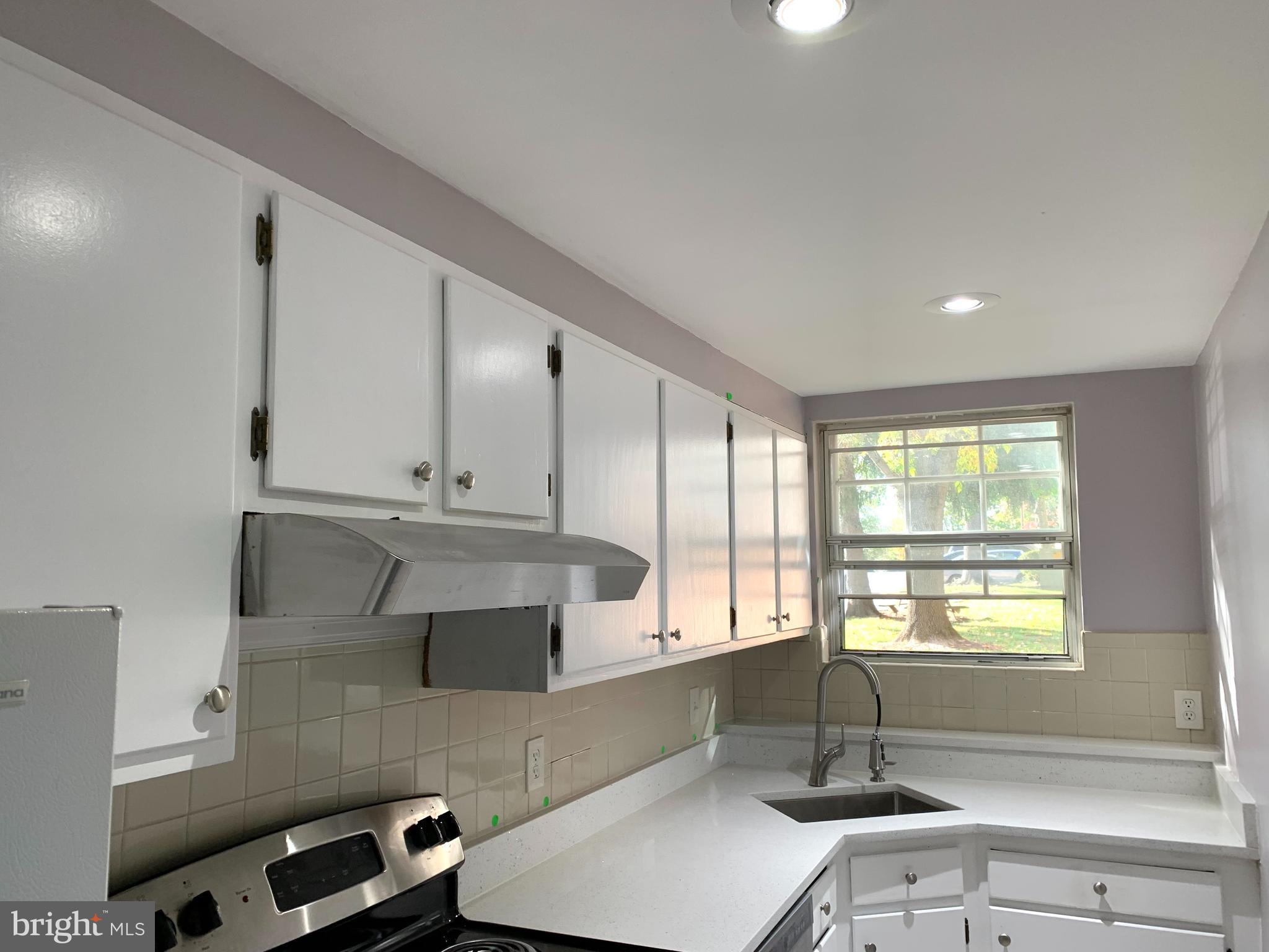 2900 Peyton Randolph DRIVE Unit: 102