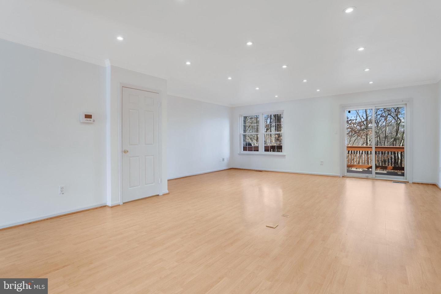 7606 Southern Oak Drive