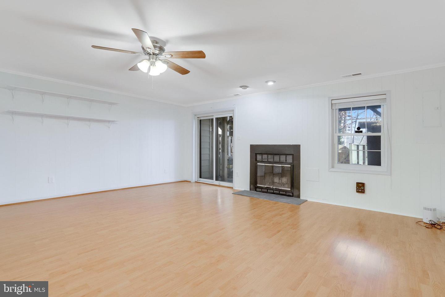 7606 Southern Oak Drive