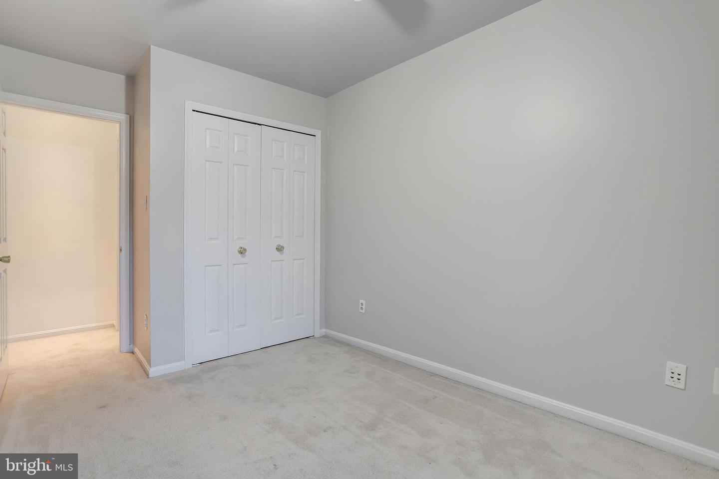7606 Southern Oak Drive