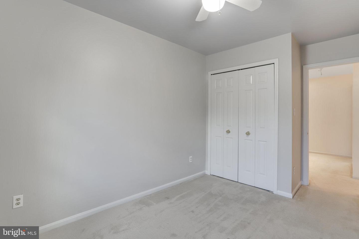 7606 Southern Oak Drive