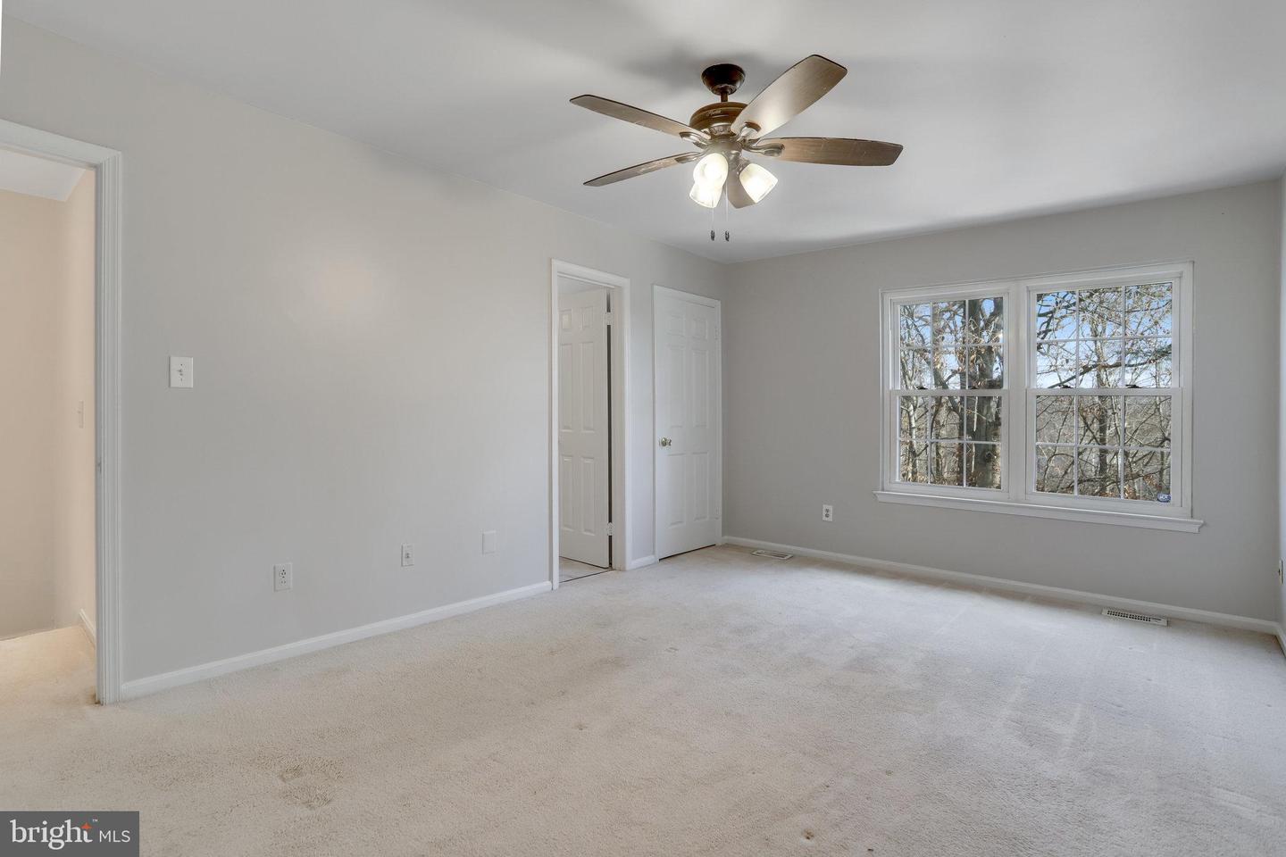 7606 Southern Oak Drive