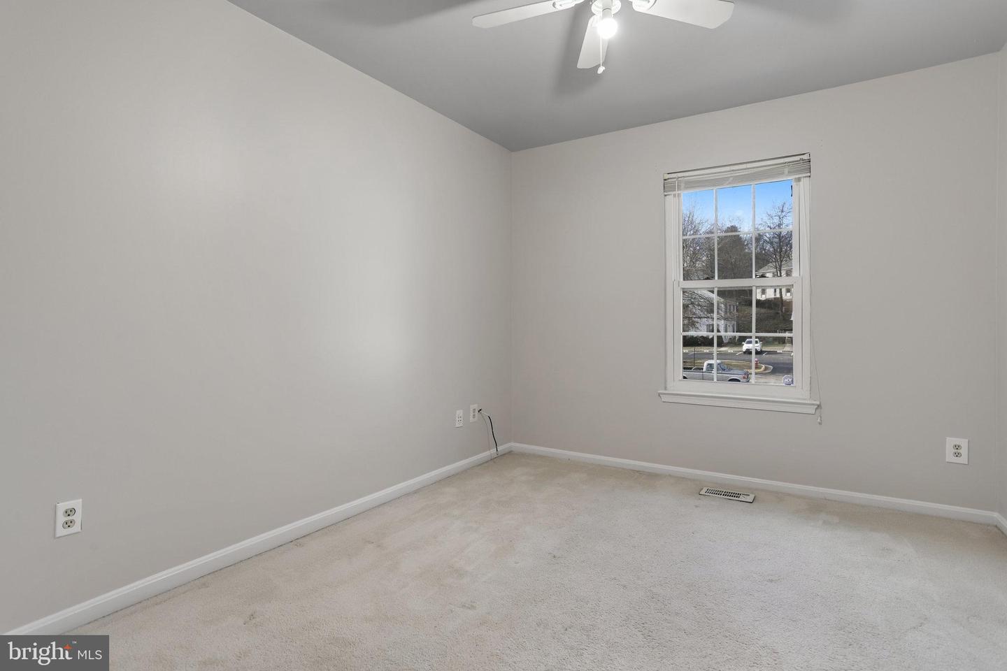 7606 Southern Oak Drive