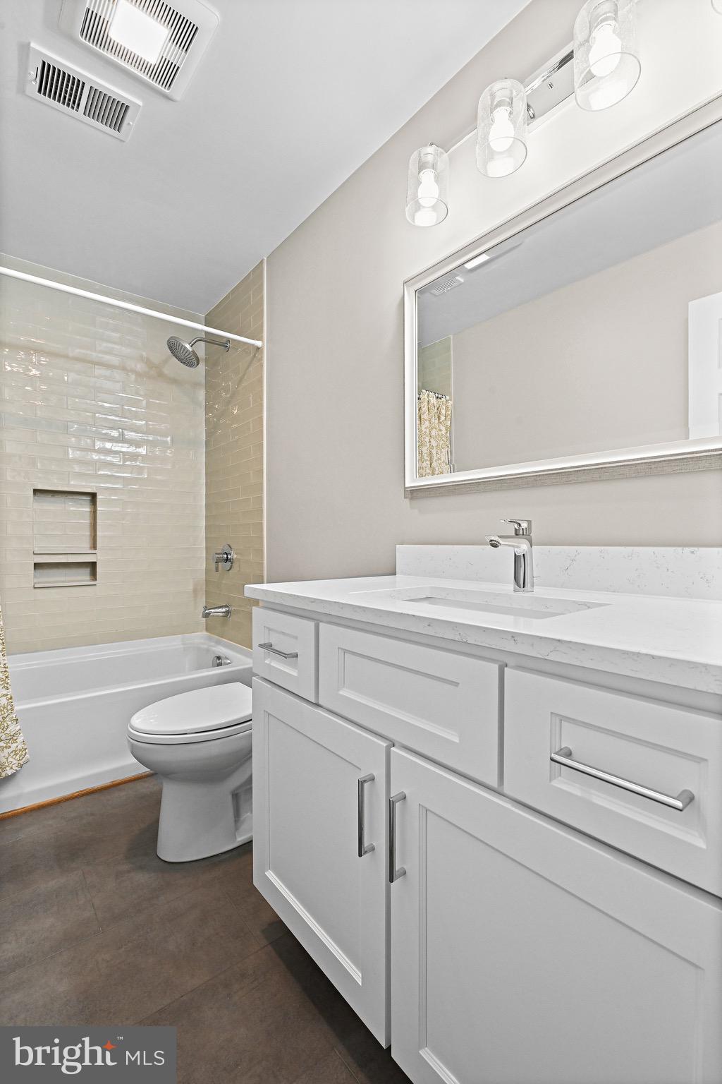 2112 Helmwood Court