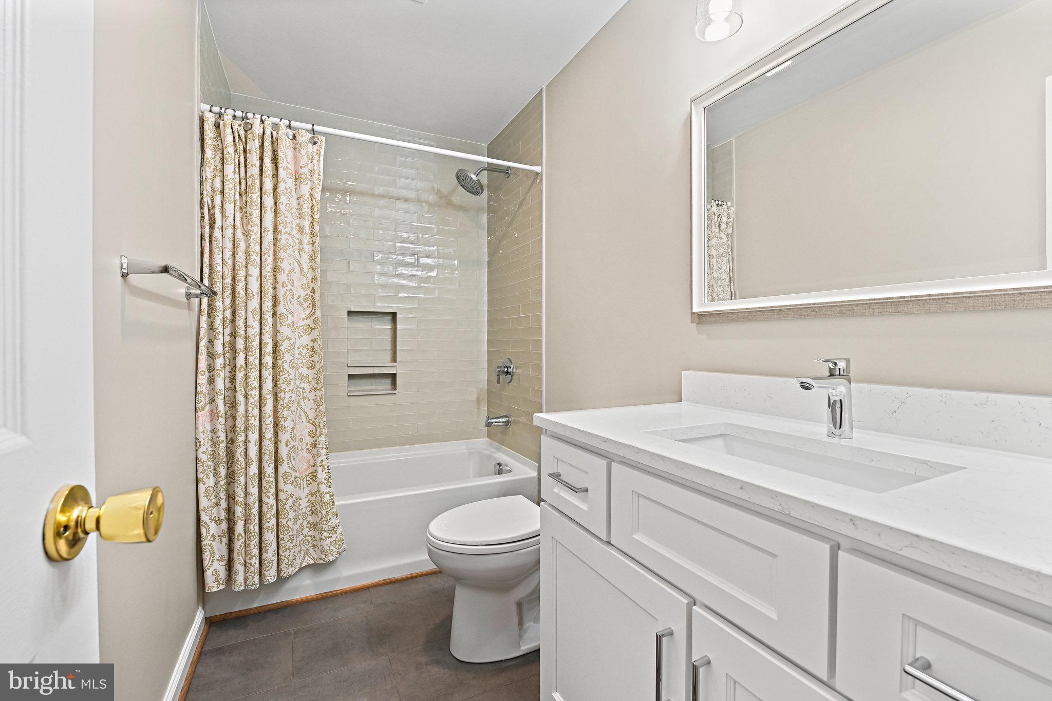 2112 Helmwood Court