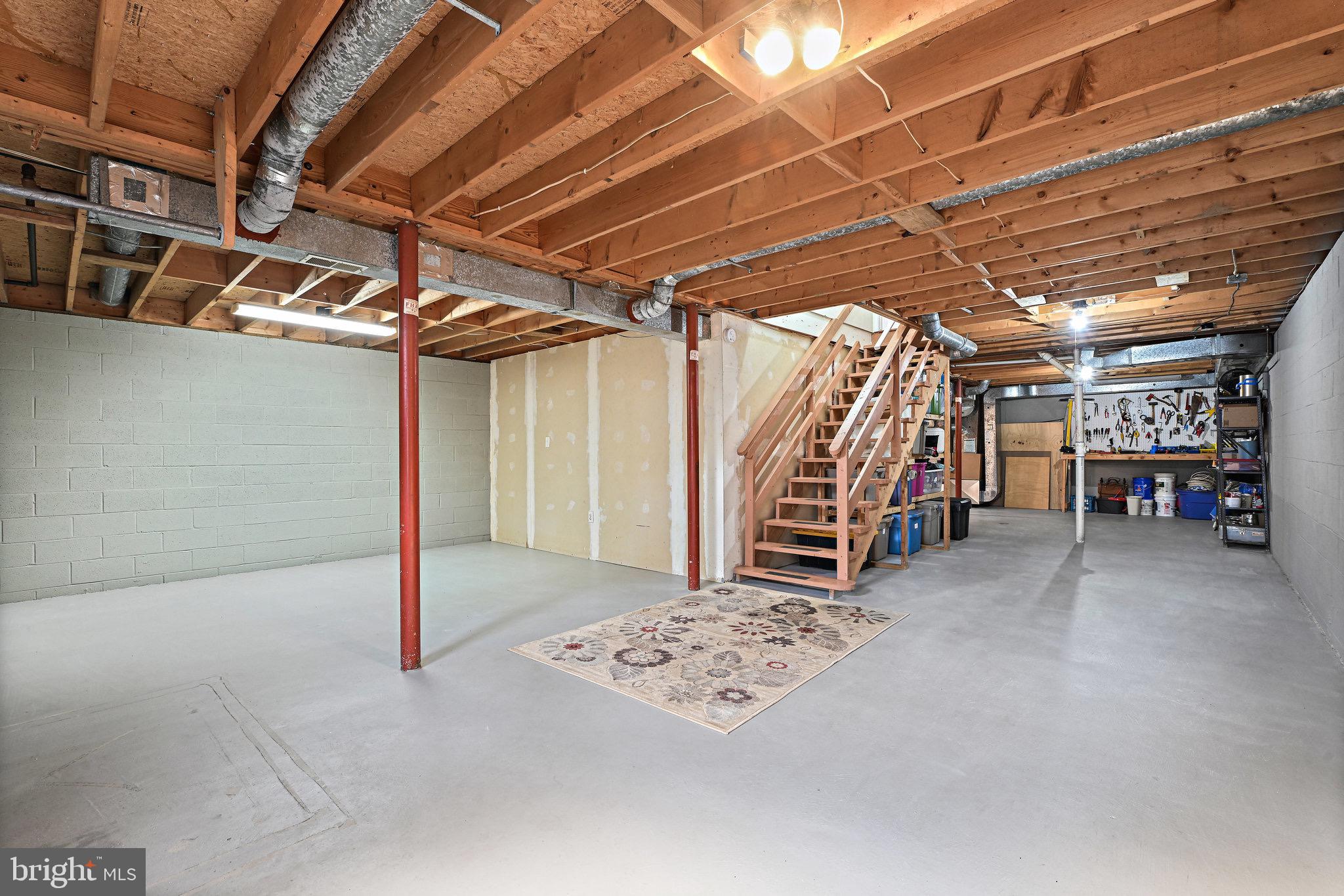 2112 Helmwood Court