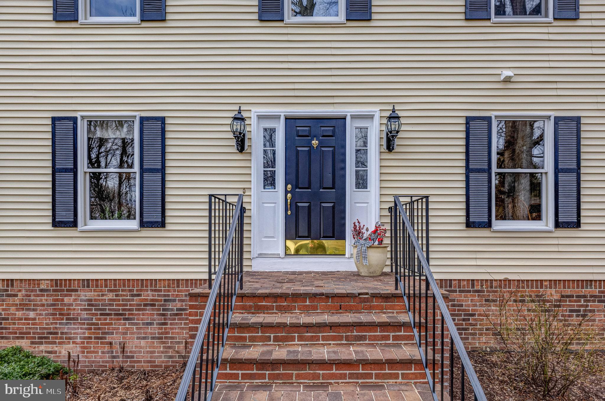 2112 Helmwood Court