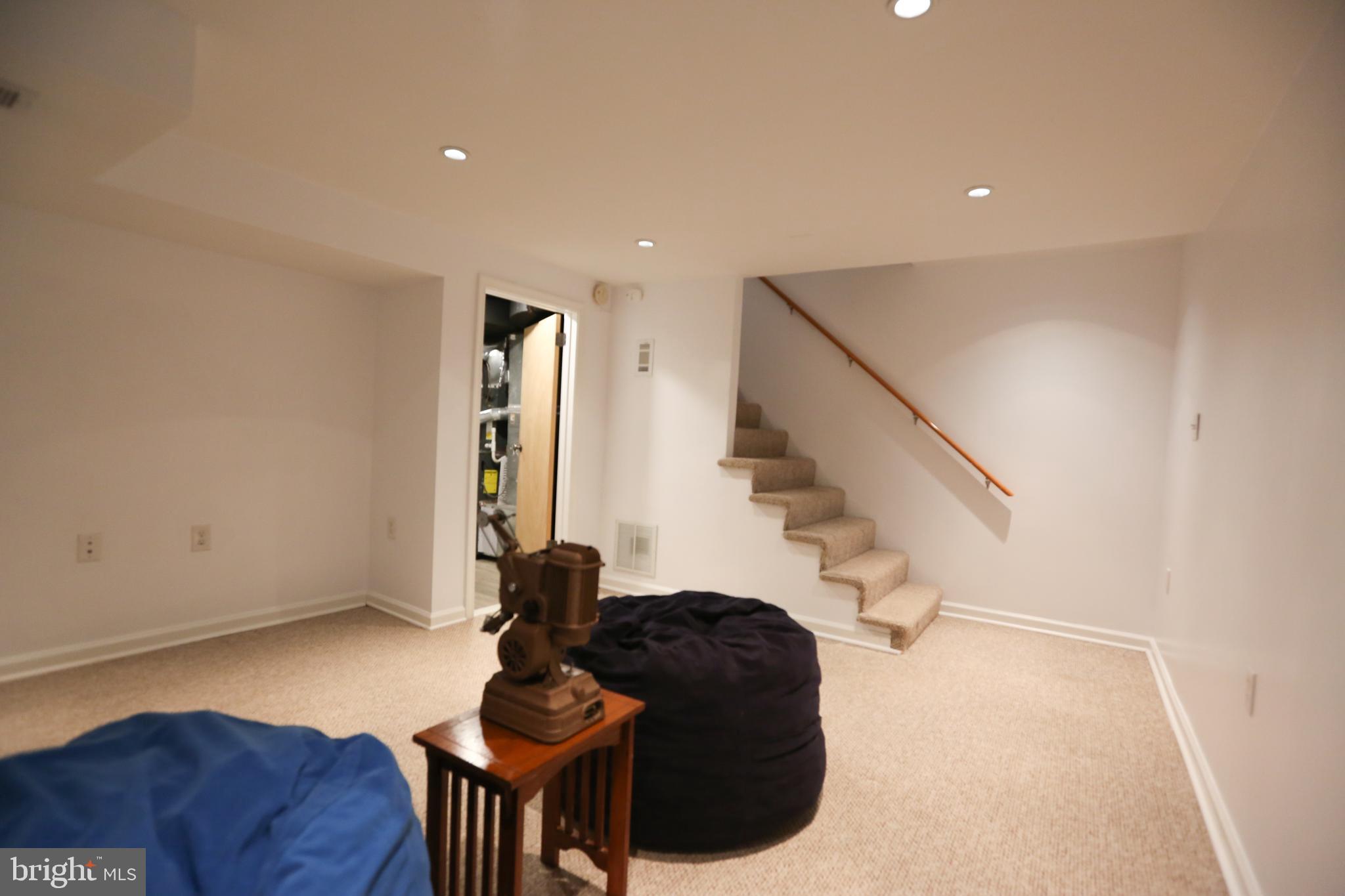 5921 Edgehill Drive