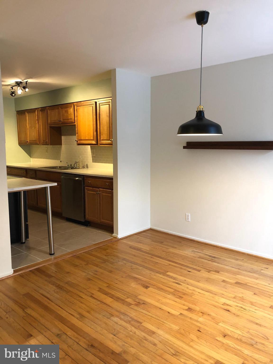 11463 Washington Plz W