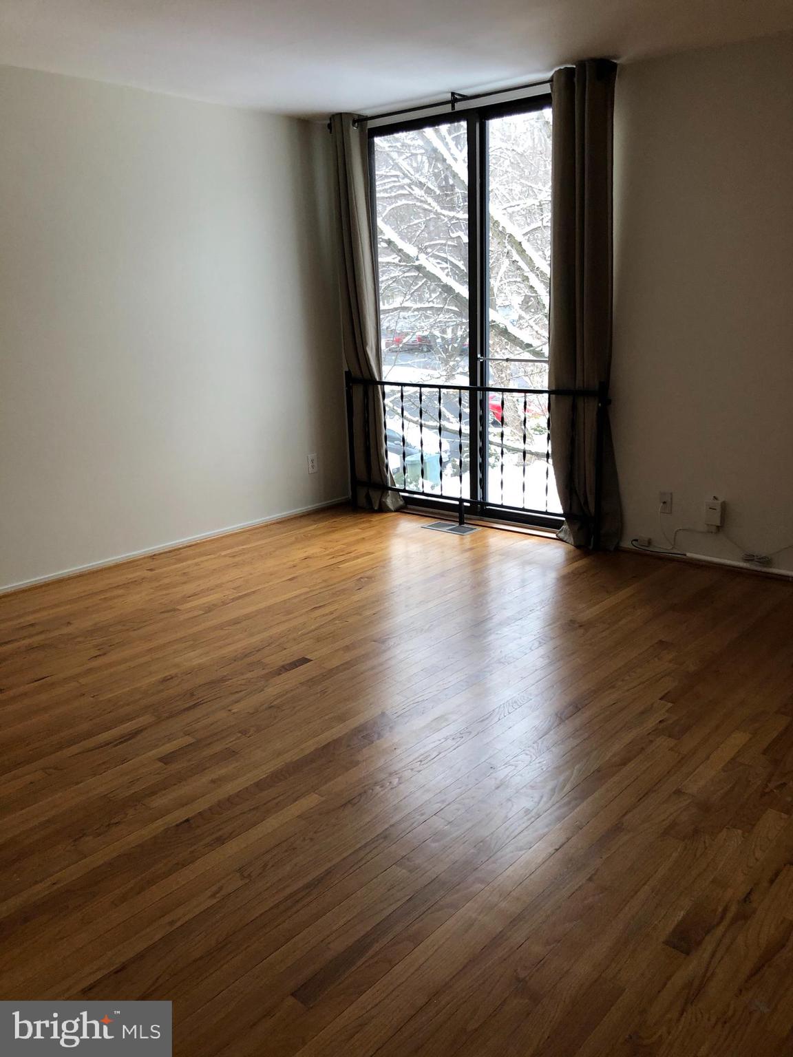 11463 Washington Plz W