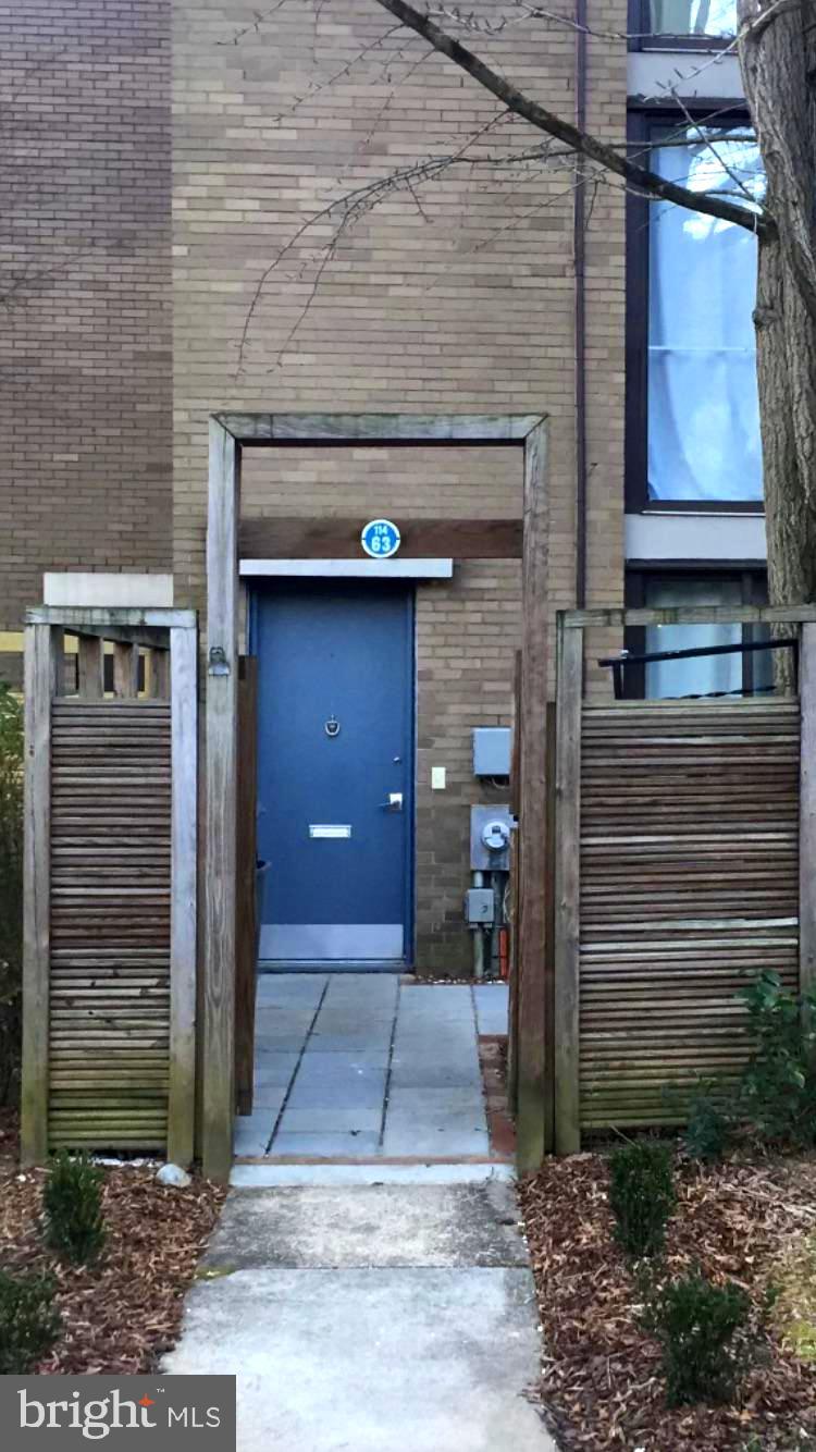 11463 Washington Plz W