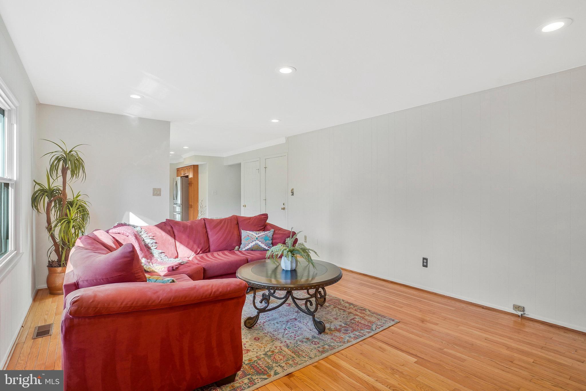 5208 Dunleigh Glen Ln
