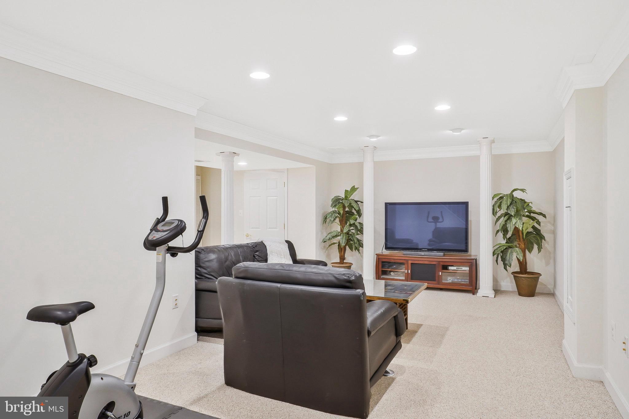 5208 Dunleigh Glen Ln