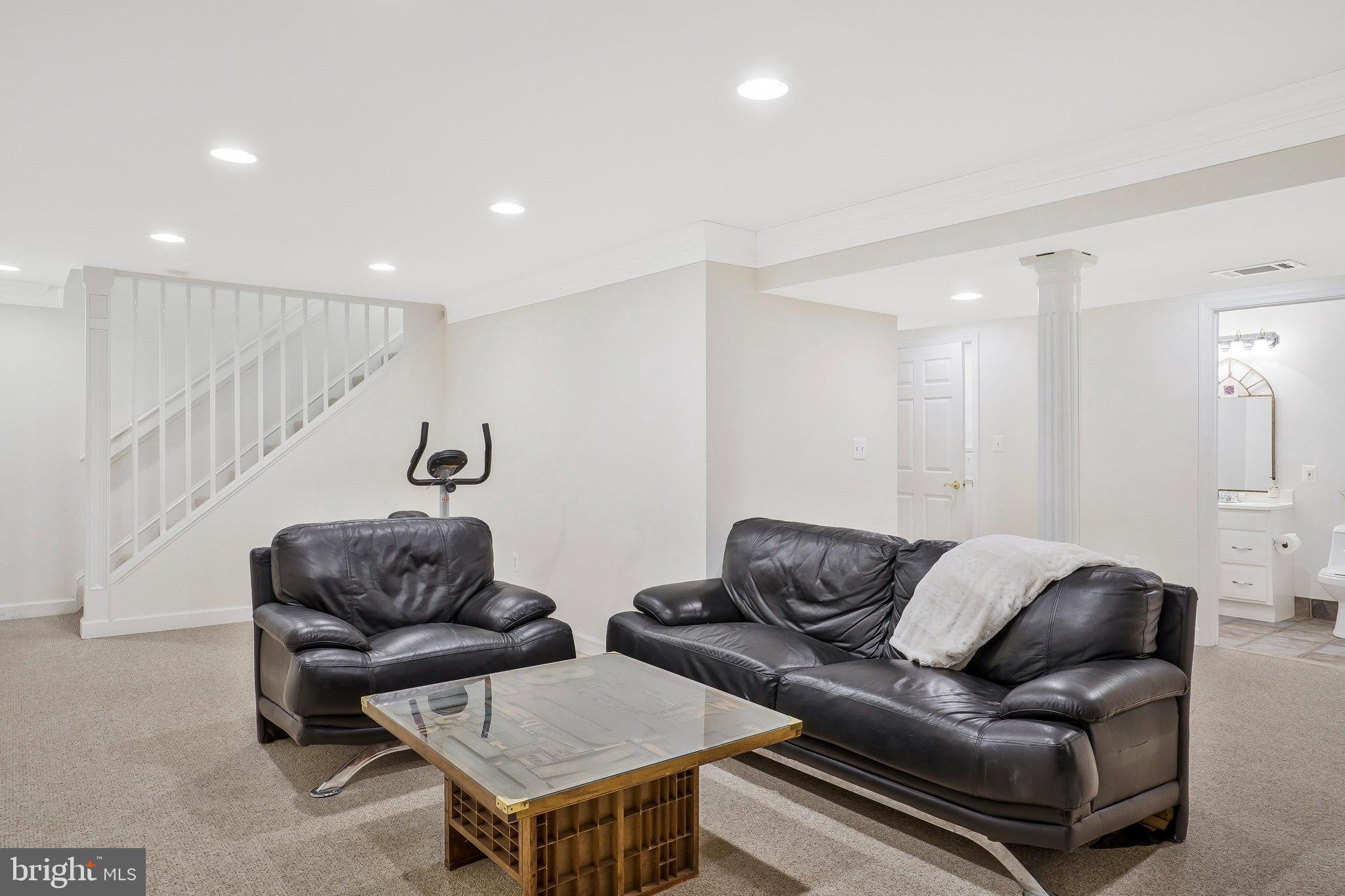5208 Dunleigh Glen Ln