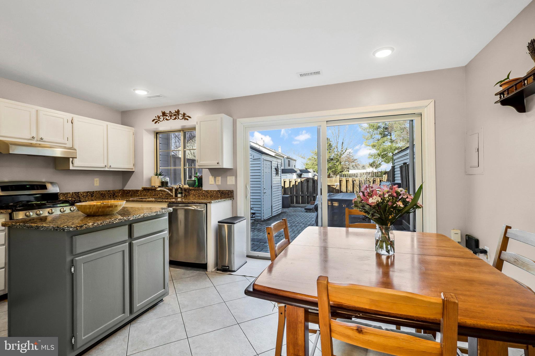 6559 Old Carriage Lane