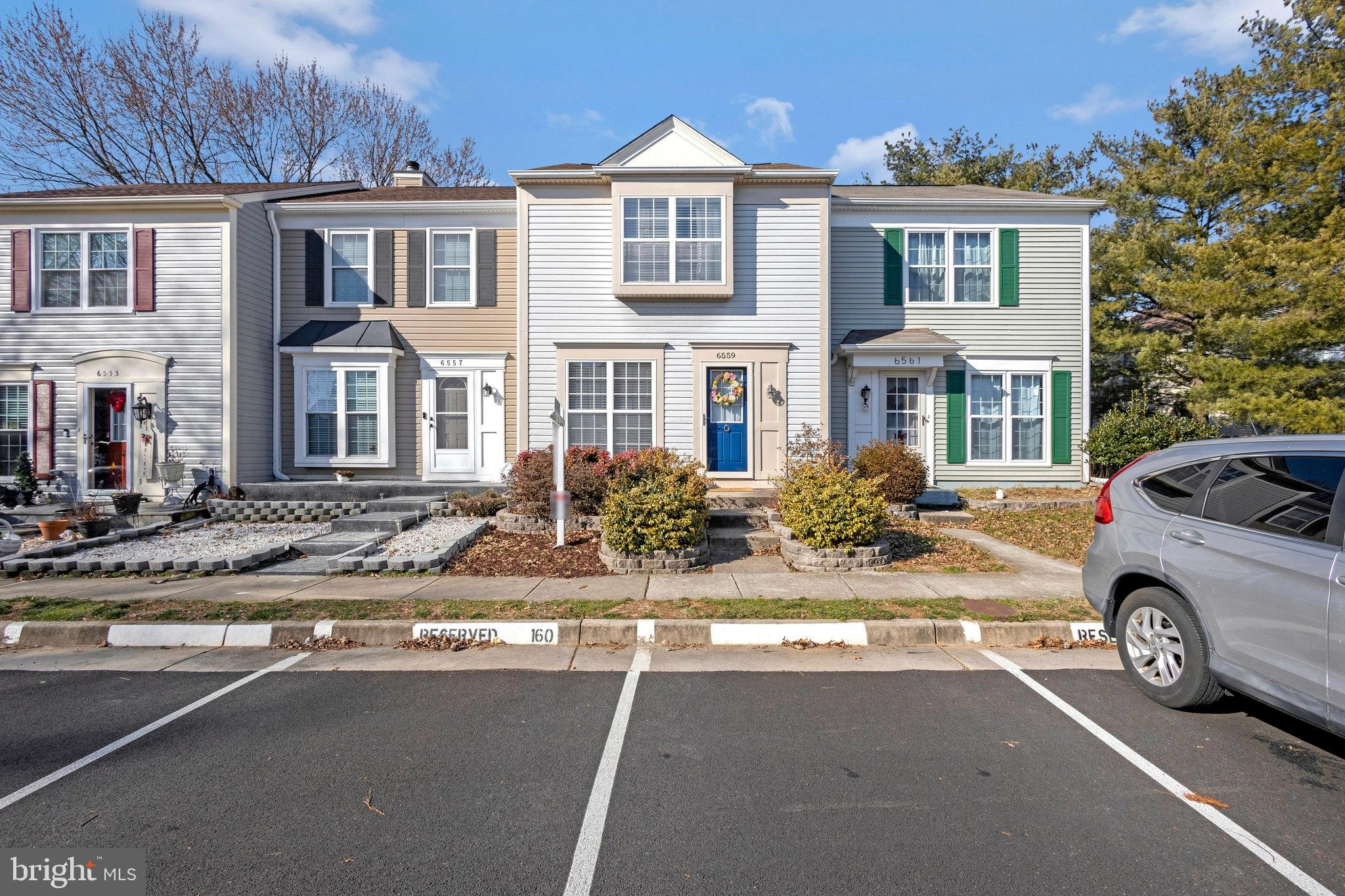 6559 Old Carriage Lane