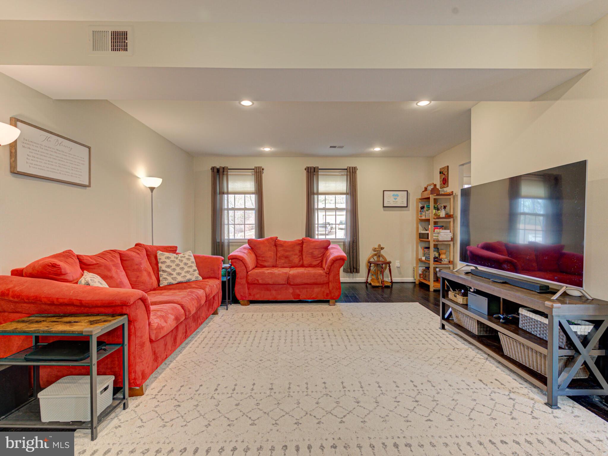 12827 Fantasia Dr