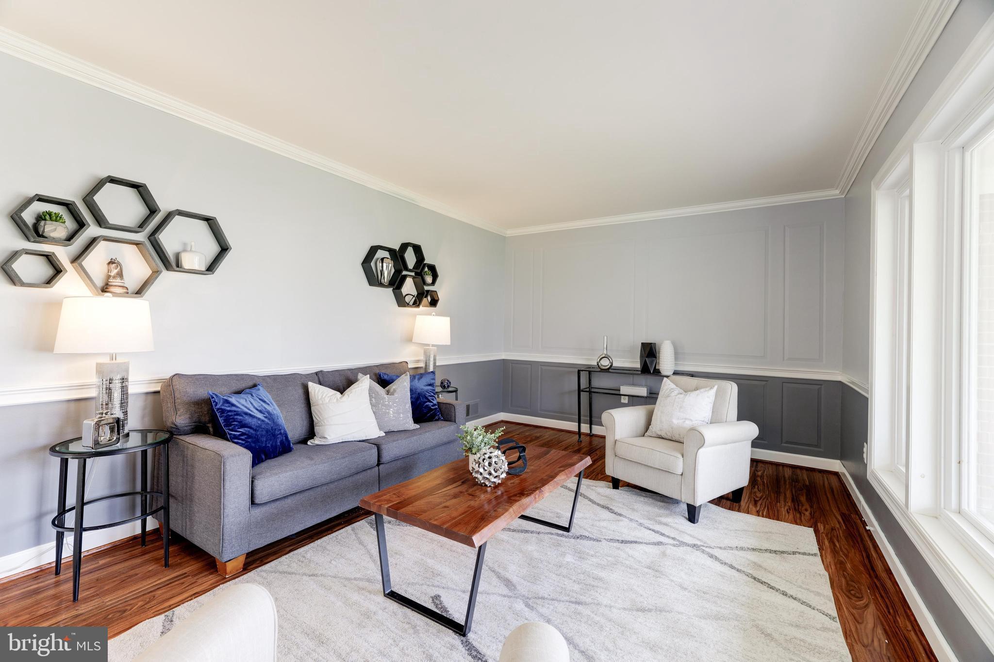 5381 Gainsborough Dr