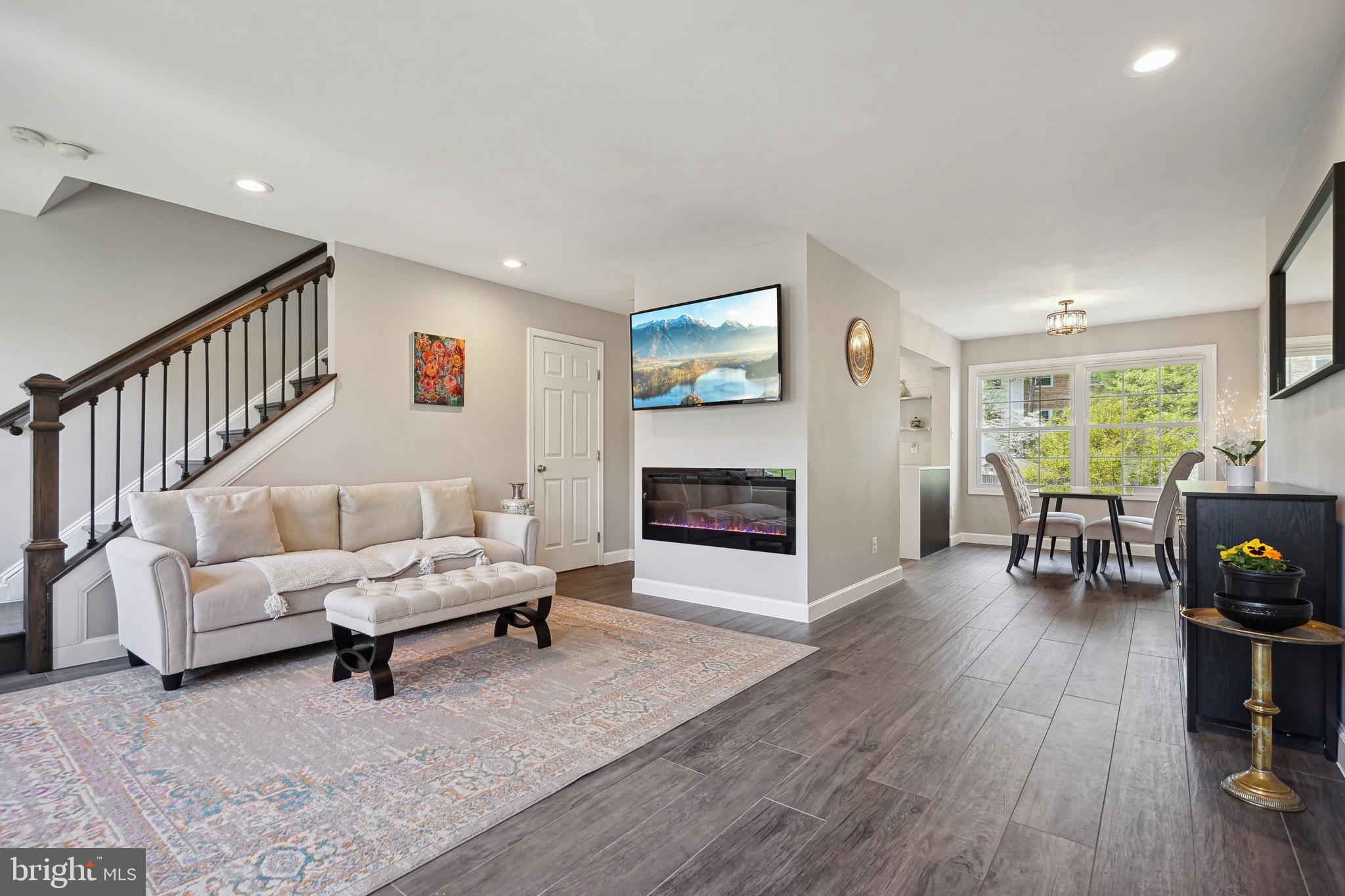 14814 Hatfield Sq