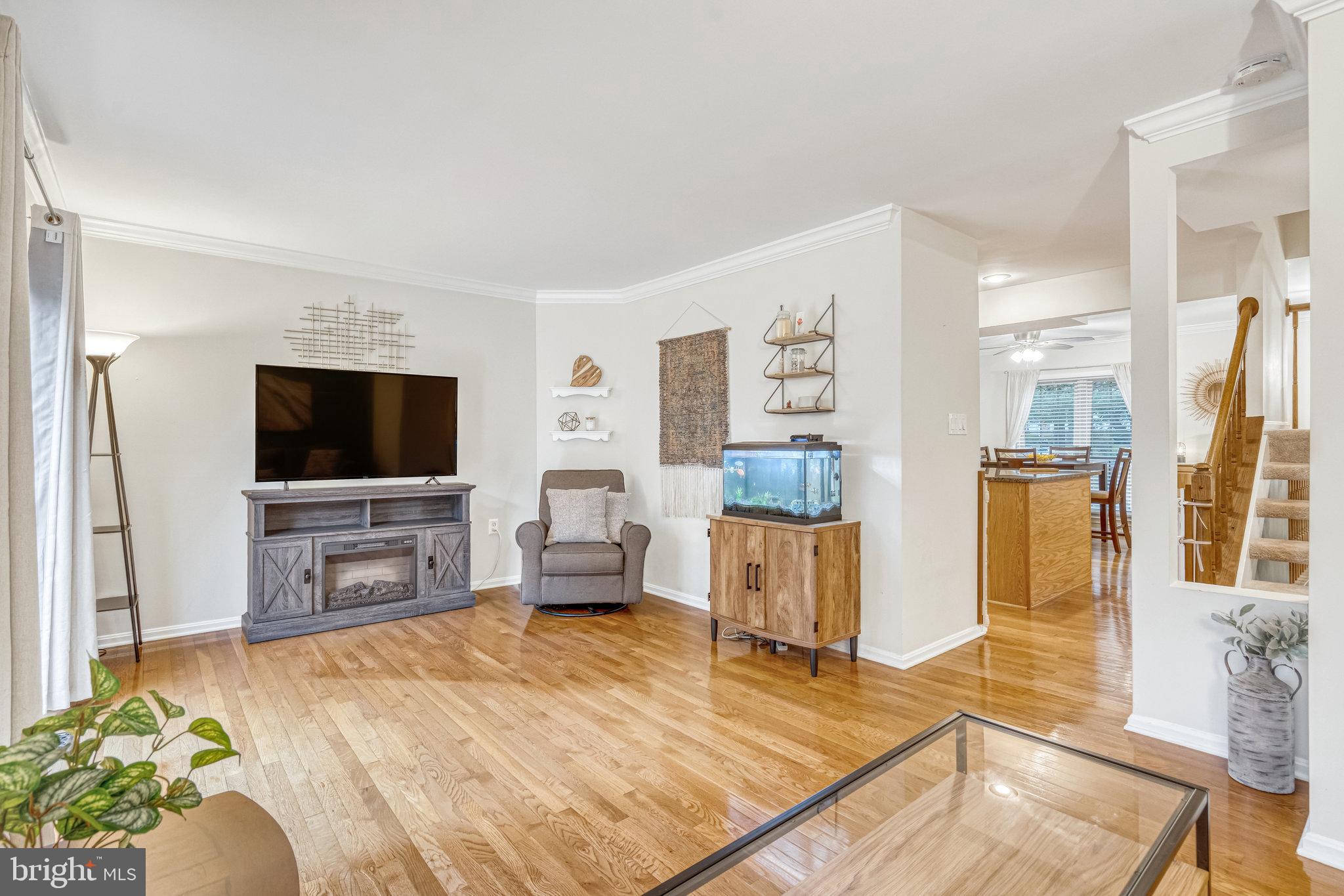 9871 Pond Ct