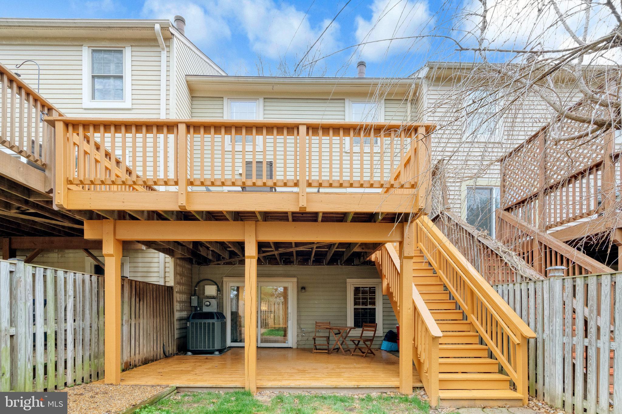 9871 Pond Ct
