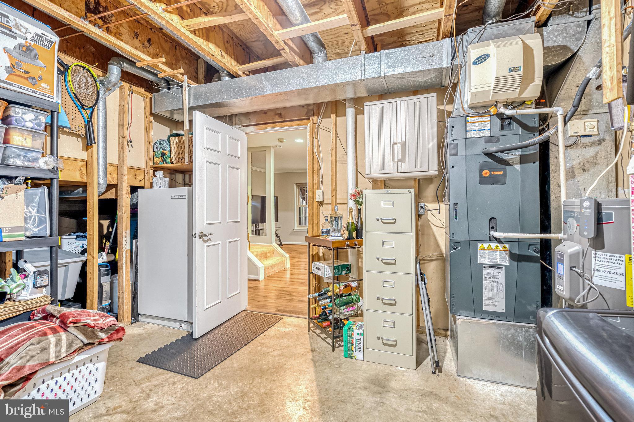 9871 Pond Ct