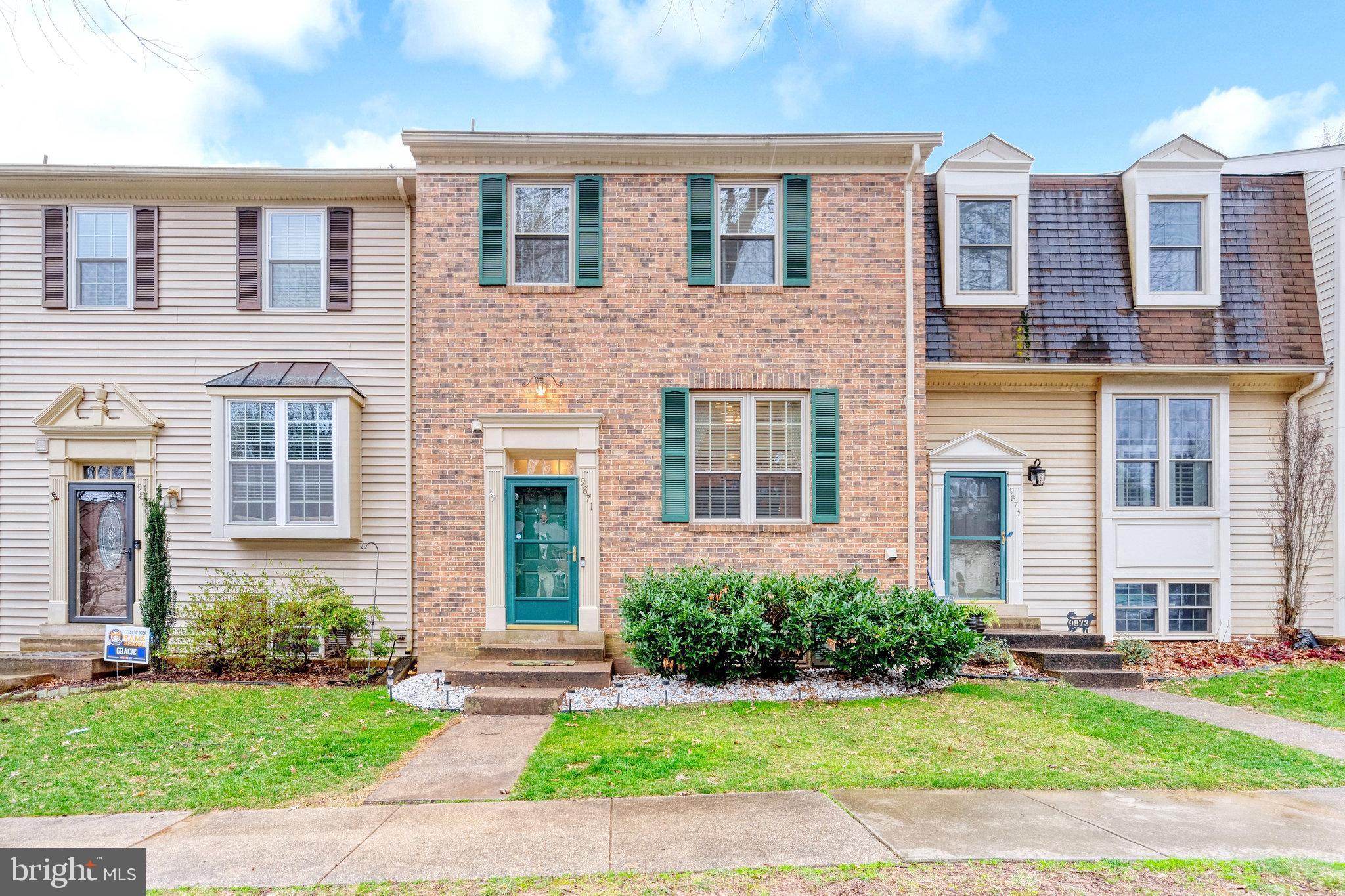 9871 Pond Ct
