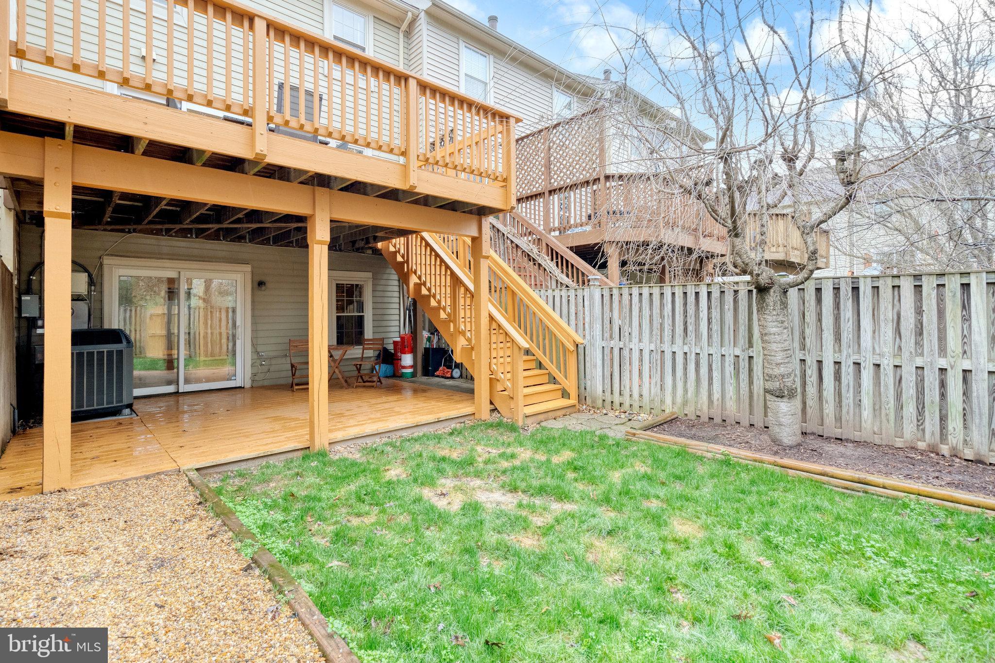 9871 Pond Ct