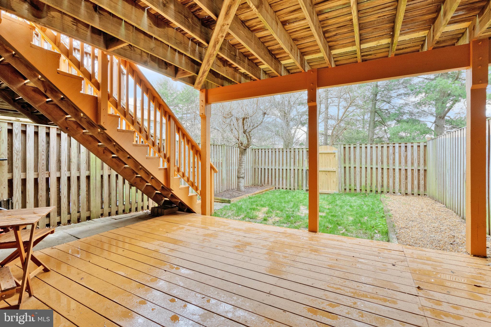 9871 Pond Ct