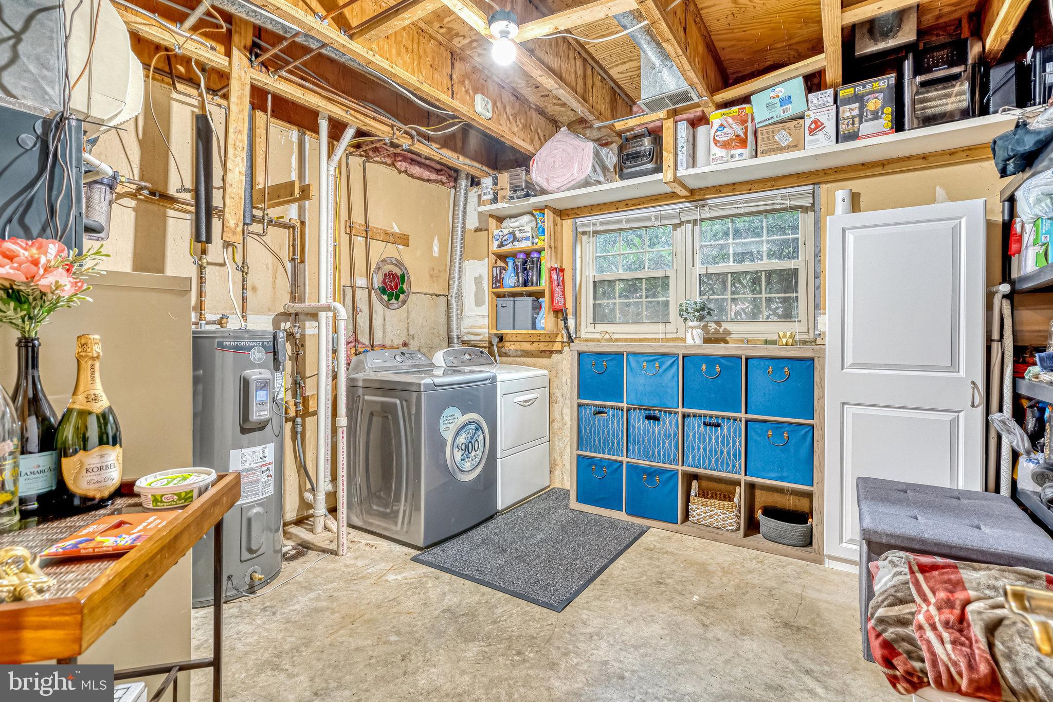 9871 Pond Ct