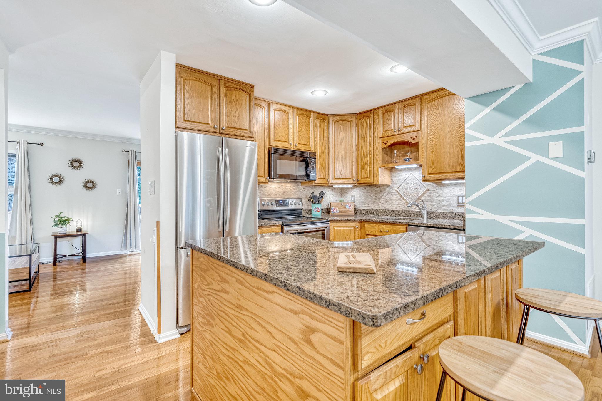 9871 Pond Ct