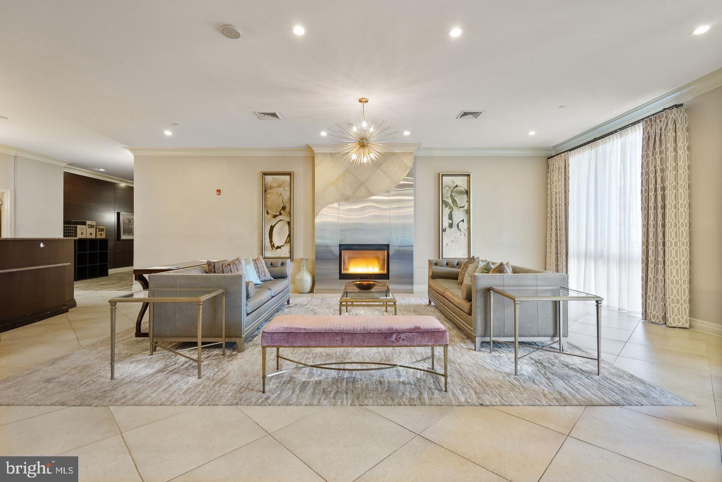 2451 Midtown Ave #611