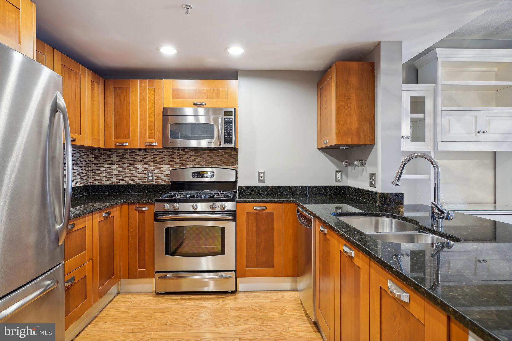 2451 Midtown Ave #611
