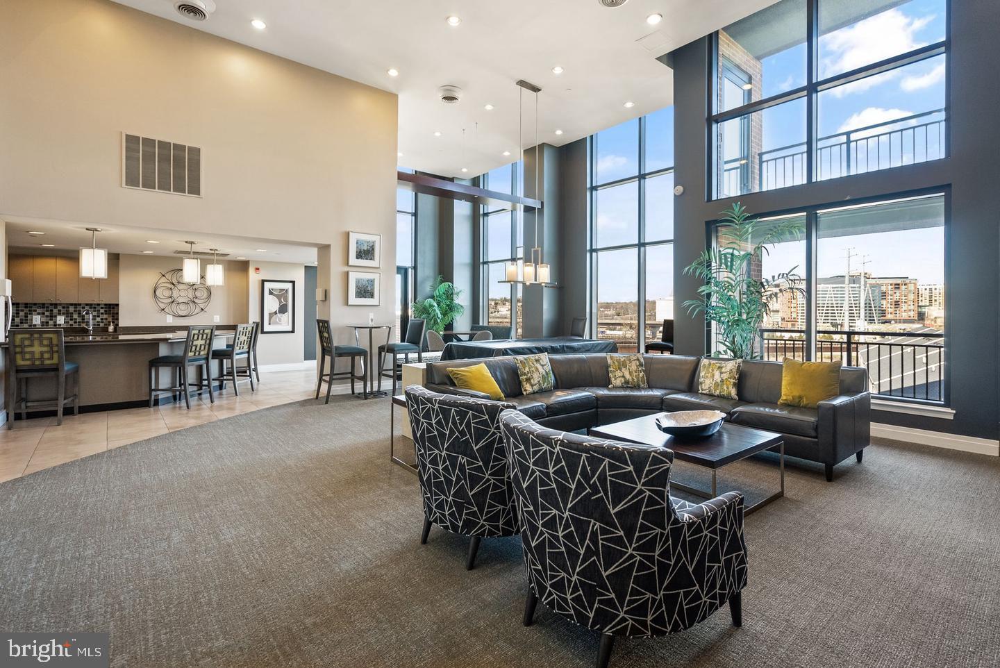 2451 Midtown Ave #611