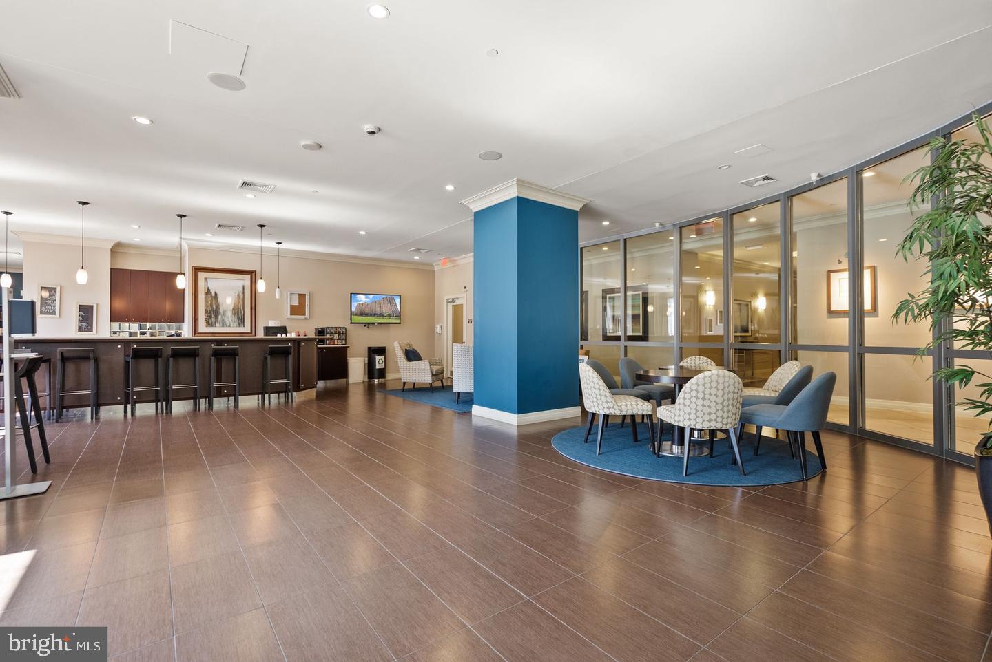 2451 Midtown Ave #611