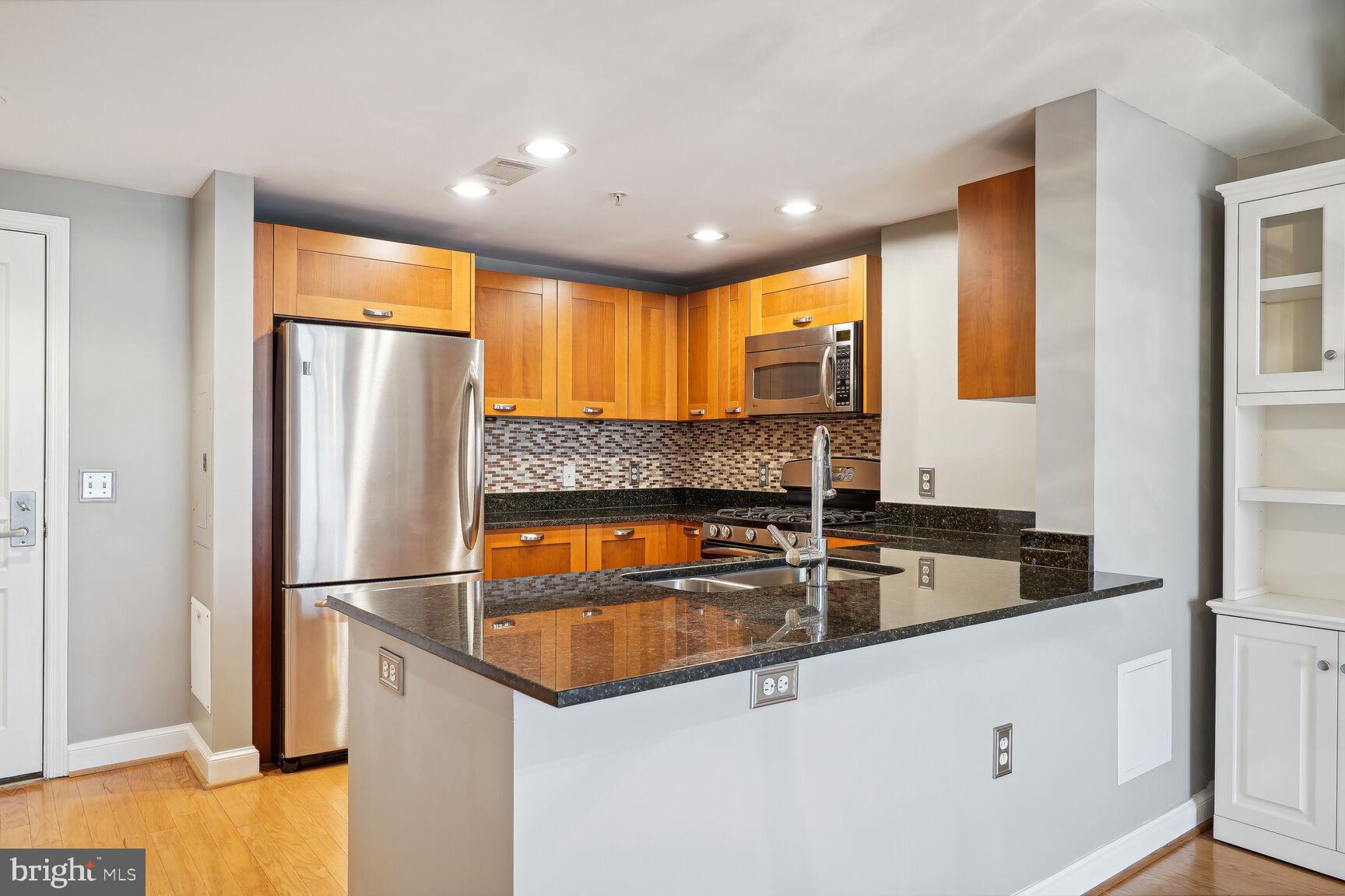 2451 Midtown Ave #611