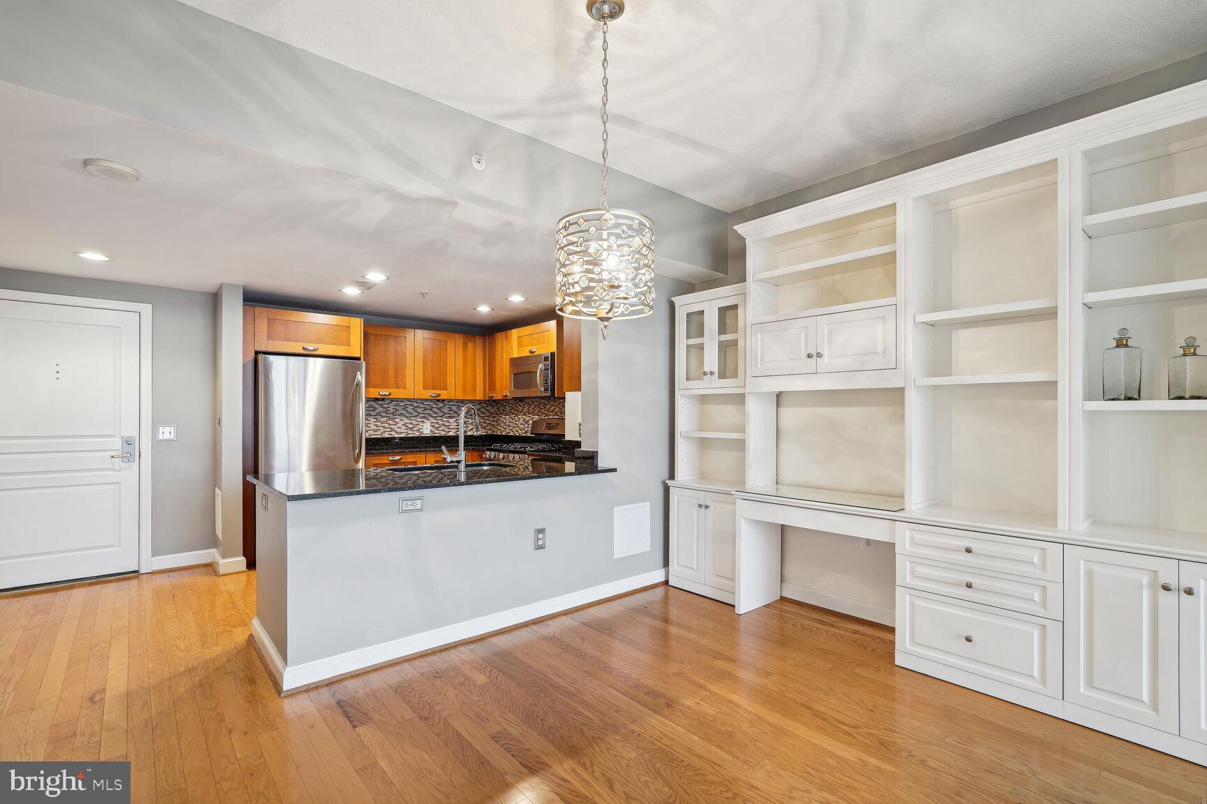 2451 Midtown Ave #611