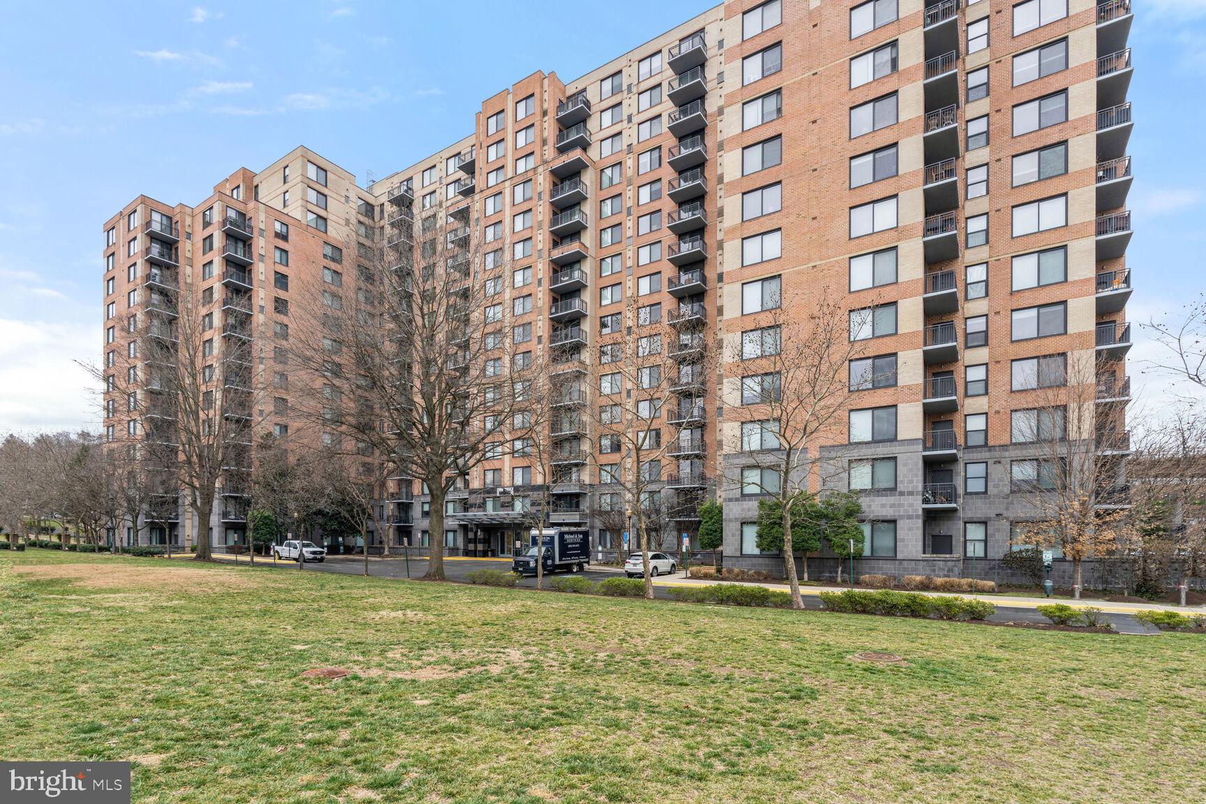 2451 Midtown Ave #611